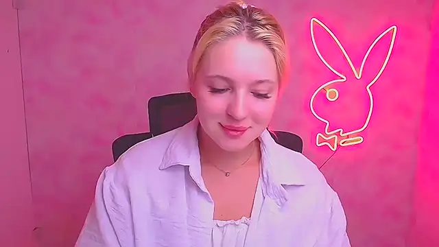 Snapshot of Milka_kiss_ chatting on September 15, 2025, 6:02 am Milka kiss online show from September 15, 2025, 6:02 am