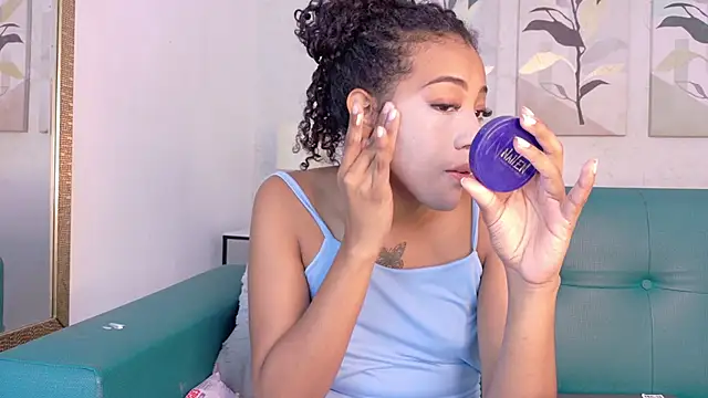 Snapshot of flavia_cruz chatting on February 9, 2026, 7:29 pm flavia cruz online show from February 9, 2026, 7:29 pm