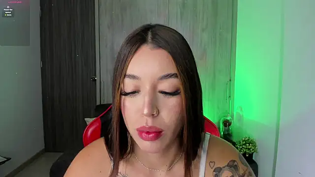 Snapshot of zoee_jackson chatting on January 10, 2026, 2:13 am zoee jackson online show from January 10, 2026, 2:13 am