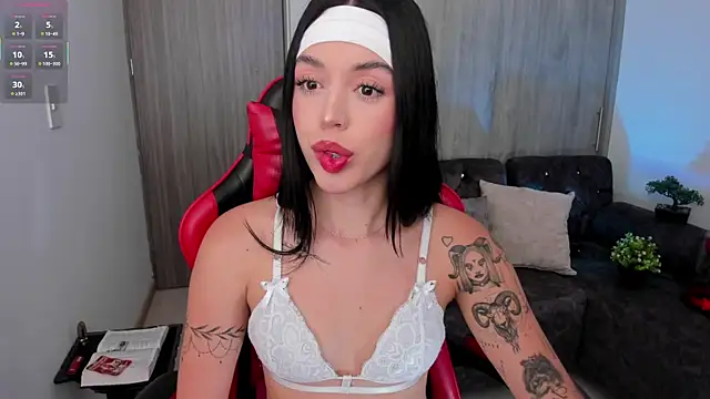 Snapshot of zoee_jackson chatting on February 19, 2026, 5:20 pm zoee jackson online show from February 19, 2026, 5:20 pm