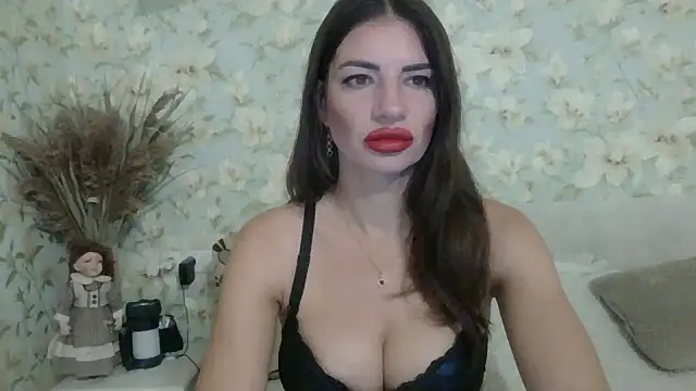 Snapshot of KikoBirds29 chatting on October 15, 2025, 4:34 am KikoBirds29 online show from October 15, 2025, 4:34 am