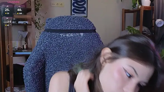 alicekiit online show from November 14, 2025, 7:01 pm