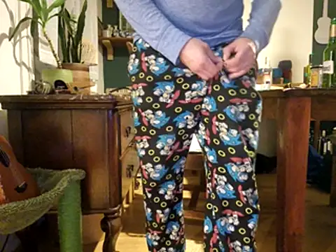 stavroun online show from November 6, 2025, 12:44 am