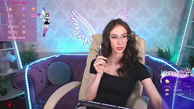 Snapshot of Evelyn_Rush chatting on February 2, 2025, 12:19 am Evelyn Rush online show from February 2, 2025, 12:19 am