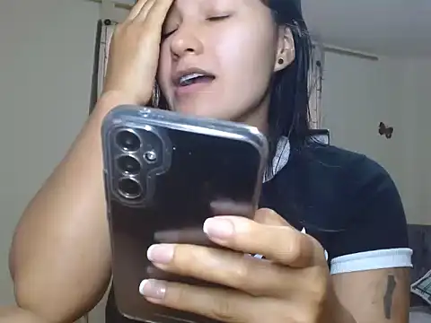 kazumi6 online show from December 15, 2025, 7:18 pm