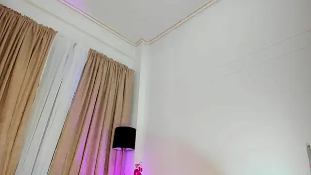 SabrinaWarrenn online show from October 2, 2025, 12:17 am