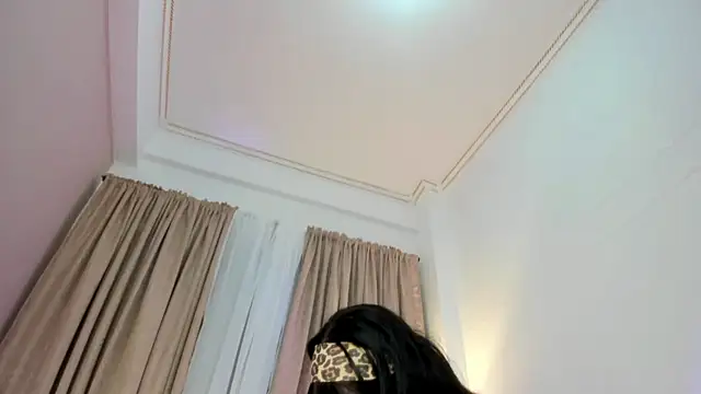SabrinaWarrenn online show from October 7, 2025, 12:19 am