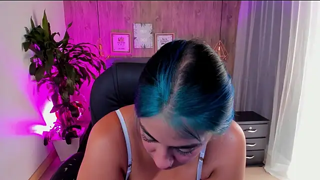 Snapshot of Xisu_ chatting on December 12, 2024, 12:55 pm Xisu online show from December 12, 2024, 12:55 pm