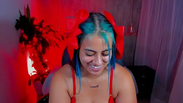 Snapshot of Xisu_ chatting on December 14, 2024, 12:33 pm Xisu online show from December 14, 2024, 12:33 pm