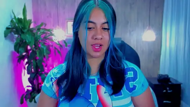 Snapshot of Xisu_ chatting on December 19, 2024, 10:24 am Xisu online show from December 19, 2024, 10:24 am