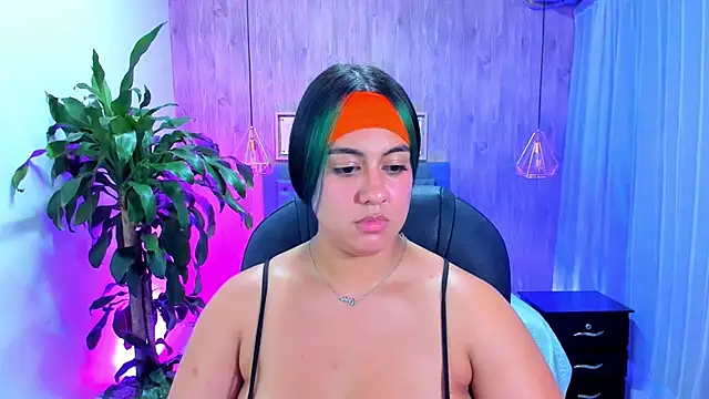 Snapshot of Xisu_ chatting on February 22, 2025, 3:45 am Xisu online show from February 22, 2025, 3:45 am