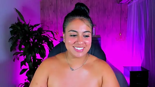 Snapshot of Xisu_ chatting on February 22, 2025, 9:56 am Xisu online show from February 22, 2025, 9:56 am