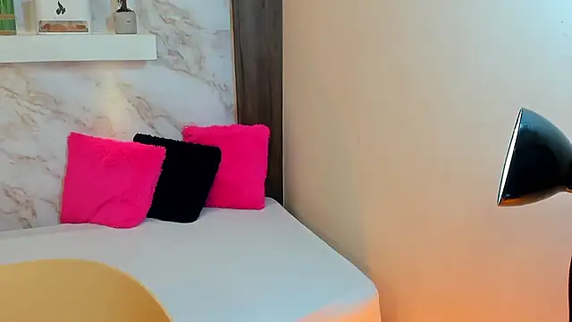 AmyBarton02 online show from January 13, 2026, 7:41 pm