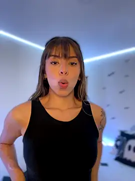 AmmyCollinsW online show from October 29, 2025, 9:38 pm