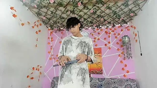 Fresahot2005 online show from December 19, 2025, 7:10 pm