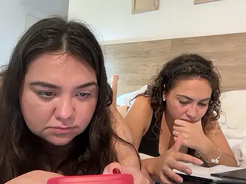 Snapshot of pili_placer chatting on November 25, 2025, 1:44 pm pili placer online show from November 25, 2025, 1:44 pm