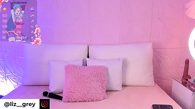 Snapshot of Liz_grey_ chatting on October 15, 2025, 3:17 am Liz grey online show from October 15, 2025, 3:17 am