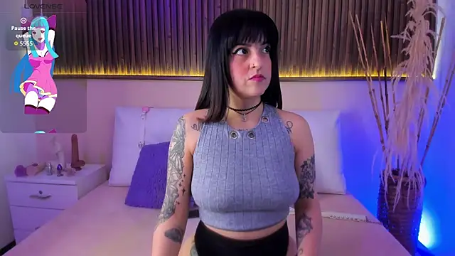 Snapshot of Liz_grey_ chatting on February 6, 2026, 8:45 pm Liz grey online show from February 6, 2026, 8:45 pm