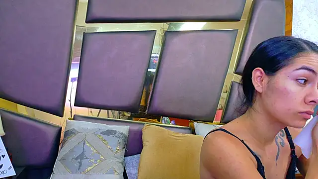 NicoleEsposito online show from April 16, 2026, 12:39 pm