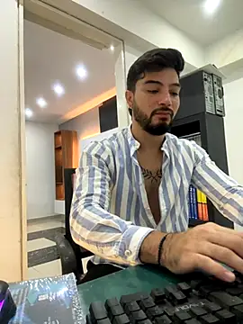 Snapshot of _tony8 chatting on November 21, 2025, 4:49 pm tony8 online show from November 21, 2025, 4:49 pm