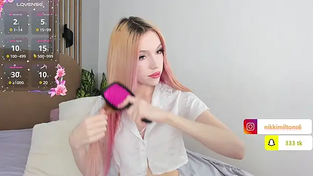 NikkiMiltons online show from December 18, 2024, 1:34 pm