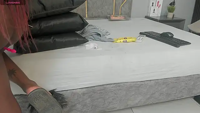 Snapshot of Maddyjohnsonn chatting on December 6, 2024, 3:52 am Maddyjohnsonn online show from December 6, 2024, 3:52 am