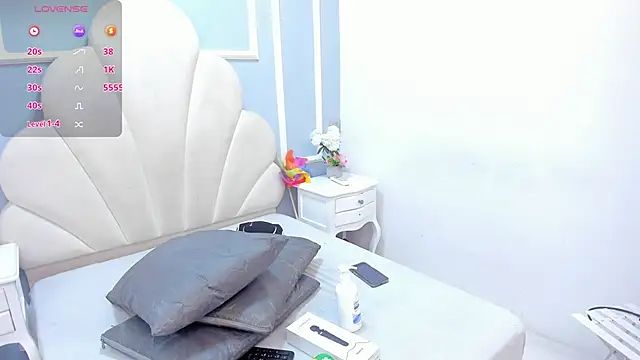 Snapshot of Maddyjohnsonn chatting on January 7, 2025, 11:37 am Maddyjohnsonn online show from January 7, 2025, 11:37 am