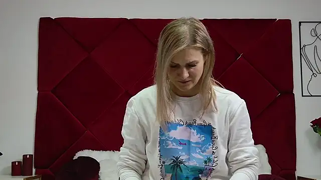 Snapshot of NattyReturn chatting on October 16, 2025, 9:54 am NattyReturn online show from October 16, 2025, 9:54 am