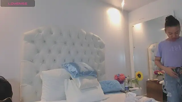 brithany rousee online show from December 2, 2025, 2:12 pm