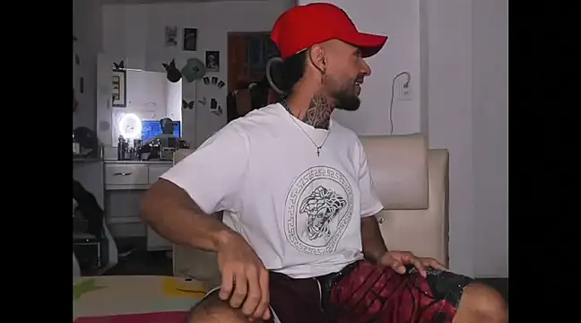 Snapshot of BruceNixon chatting on December 2, 2024, 9:28 pm BruceNixon online show from December 2, 2024, 9:28 pm