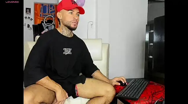 Snapshot of BruceNixon chatting on December 13, 2024, 8:58 pm BruceNixon online show from December 13, 2024, 8:58 pm