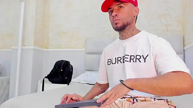 Snapshot of BruceNixon chatting on February 11, 2025, 7:59 pm BruceNixon online show from February 11, 2025, 7:59 pm