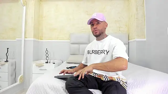 Snapshot of BruceNixon chatting on February 24, 2025, 8:36 pm BruceNixon online show from February 24, 2025, 8:36 pm