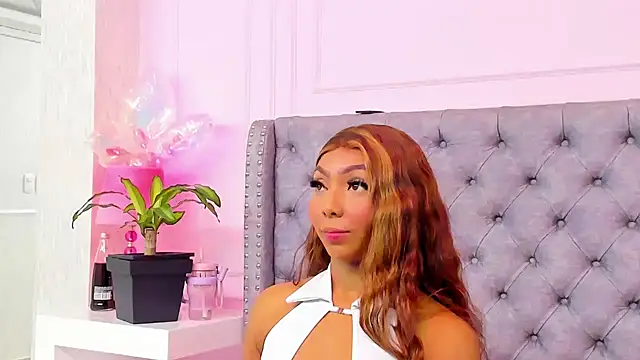 HaileeRoberts online show from March 24, 2026, 12:32 pm