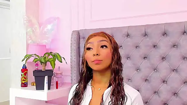 HaileeRoberts online show from April 17, 2026, 12:19 pm