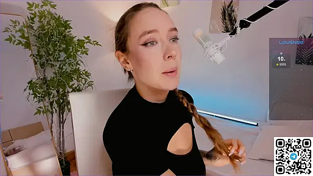 AngelPaull online show from October 27, 2025, 9:30 pm