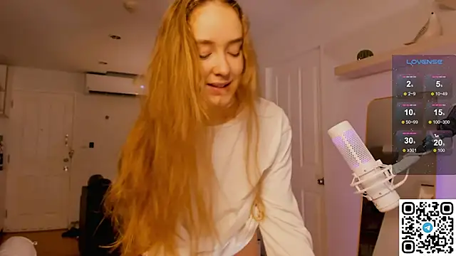 AngelPaull online show from November 18, 2025, 9:41 pm