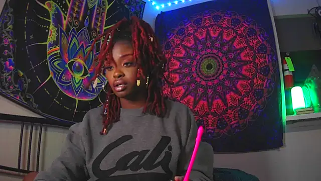 Snapshot of Tatithegoddess chatting on February 13, 2025, 8:17 am Tatithegoddess online show from February 13, 2025, 8:17 am