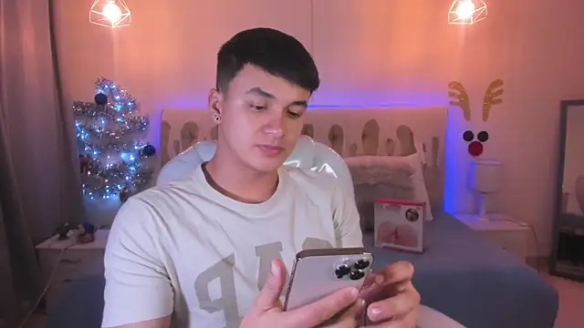Cristopher strong online show from December 7, 2024, 2:02 pm
