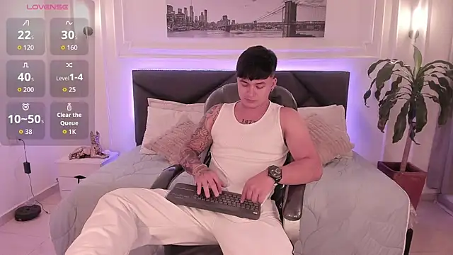 Cristopher strong online show from November 16, 2025, 10:43 am