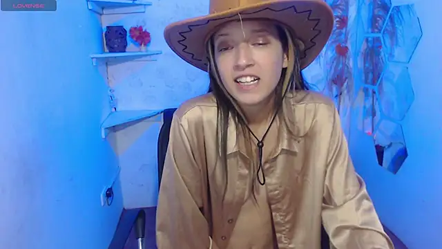 ZoePrest  online show from January 14, 2025, 9:35 am