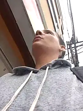 Elliee  online show from March 28, 2026, 1:33 pm