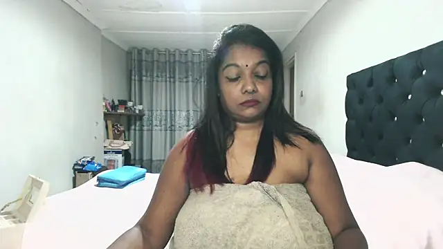 Indianmayaxoxo online show from October 26, 2025, 4:02 pm