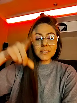 Snapshot of Ich_Bin_Julia chatting on December 2, 2025, 11:04 am Ich Bin Julia online show from December 2, 2025, 11:04 am