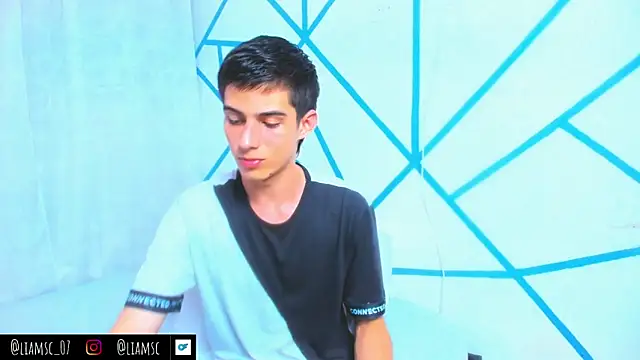 liam scott77 online show from October 25, 2025, 9:42 pm