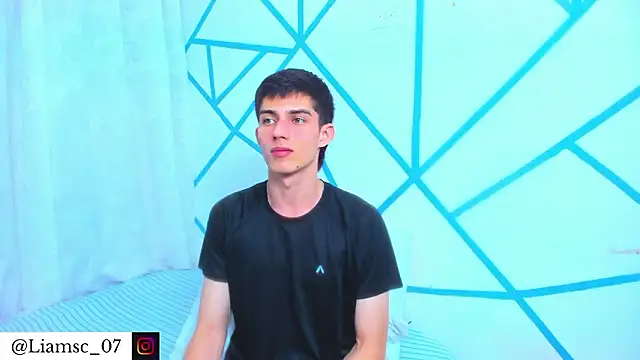 Snapshot of liam_scott77 chatting on February 4, 2026, 1:55 am liam scott77 online show from February 4, 2026, 1:55 am