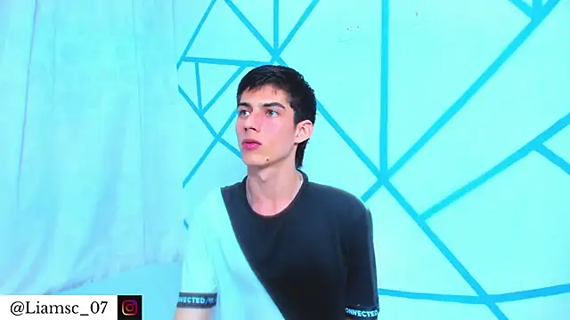 Snapshot of liam_scott77 chatting on February 17, 2026, 12:18 am liam scott77 online show from February 17, 2026, 12:18 am