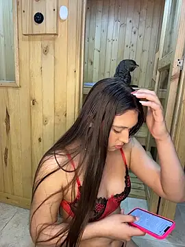 Barbielatinas online show from April 14, 2026, 11:33 pm