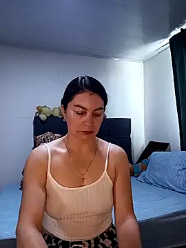 renata hot1 online show from November 20, 2025, 1:44 pm