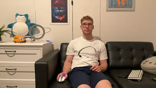 BlueEyedTallGuy94 online show from December 14, 2024, 10:50 pm